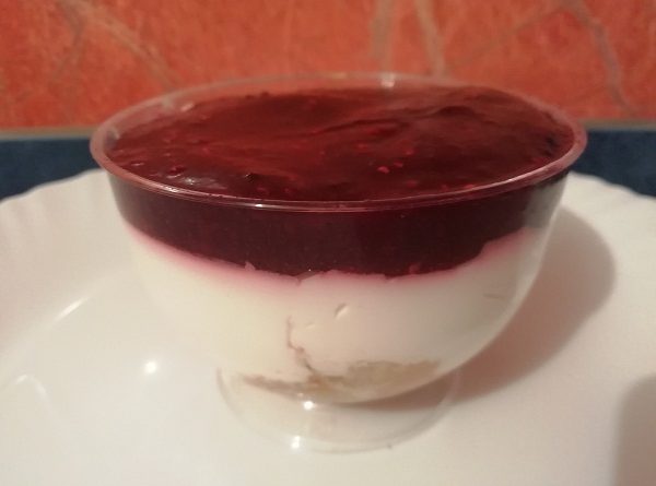 Keto Cheesecake with Raspberry Jam (No Bake Recipe )