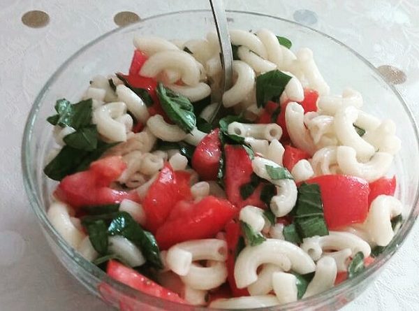 Macaroni Salad with Bacon, Baby Spinach, and Tomatoes